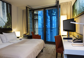تمتع بعطلة غير اعتيادية تحت الماء مع Hotels.com
